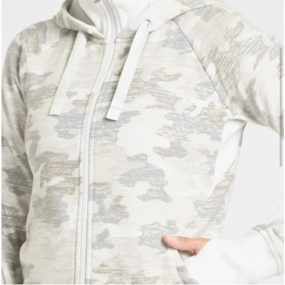 NWOT Athleta Triumph Printed Hoodie Grey Camo XS - Picture 5 of 9